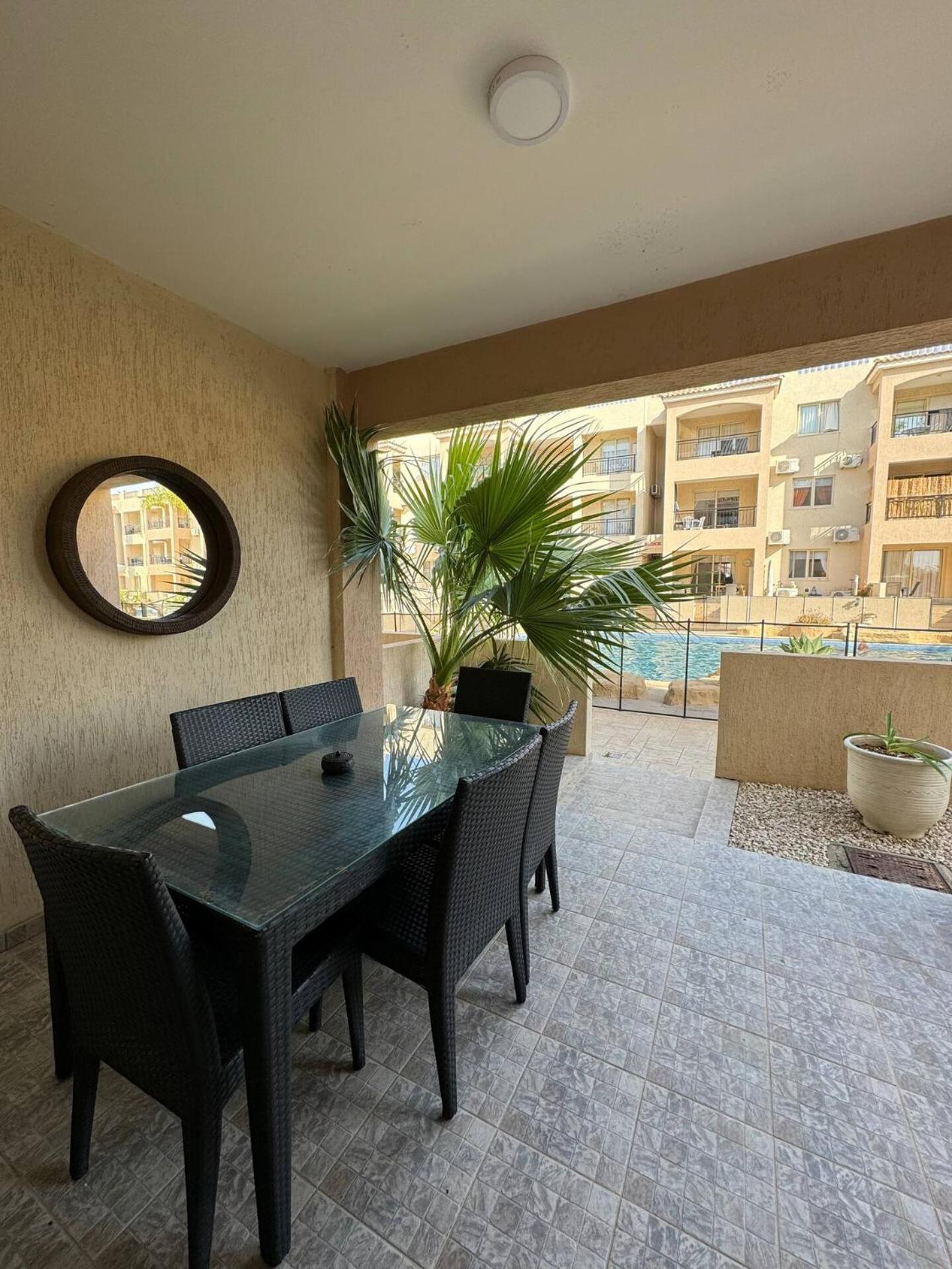 Royal-Seacrest Oasis, Pool-Side Apartment Paphos Exterior photo